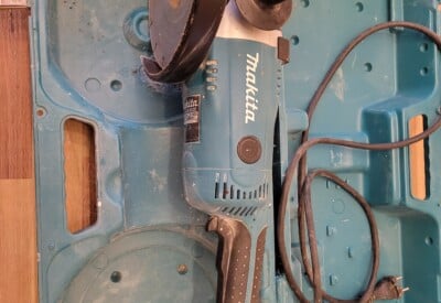 Location Meuleuse MAKITA 2200W Ø 230mm – coffret + disque Makita à Draveil