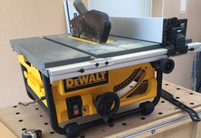 Location Scie sur table électrique Dewalt à Morlanne