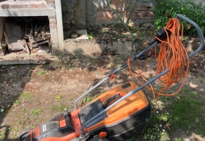 Location Tondeuse électrique Autre à Gravigny