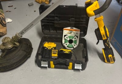 Location Coupe bordure électrique Dewalt à Locqueltas