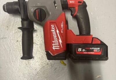 Location Perforateur burineur électrique Milwaukee à Locqueltas