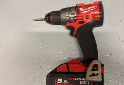 Location Visseuse perceuse Sans-fil Milwaukee à Locqueltas