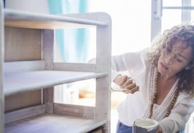 Brosse ou rouleau : que choisir pour peindre un meuble ?