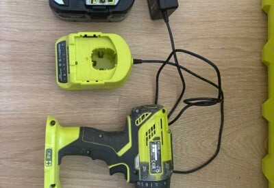 Location Visseuse perceuse Sans-fil Ryobi à Bruyeres le chatel